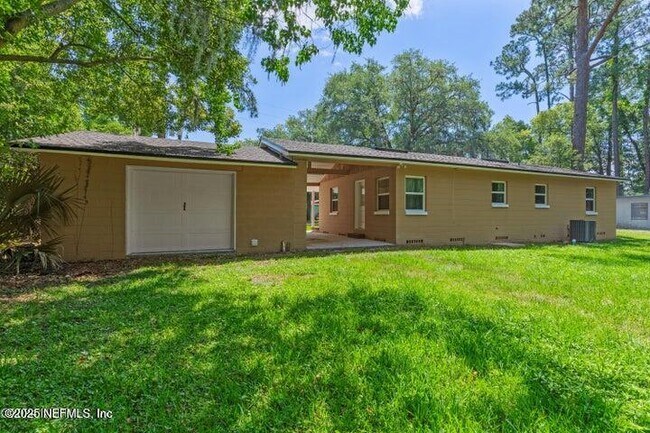 Building Photo - 1826 Ryar Rd