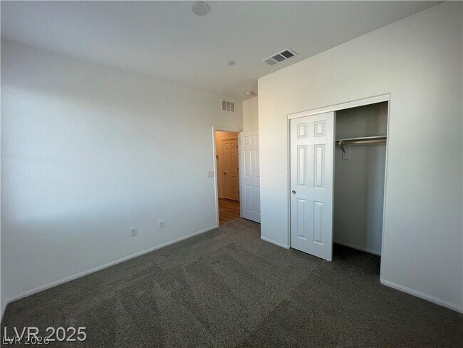 Building Photo - 645 Bellus Pl