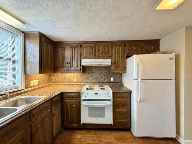 Building Photo - Delmar Dr. 2510/2512