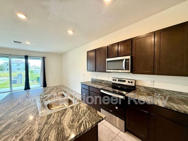 Building Photo - 32794 Pez Landing Ln