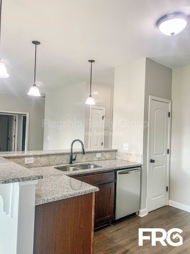 Building Photo - 230 Planters Ridge Dr