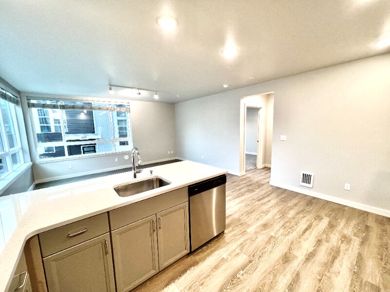 Building Photo - 2330 Yakima Ct