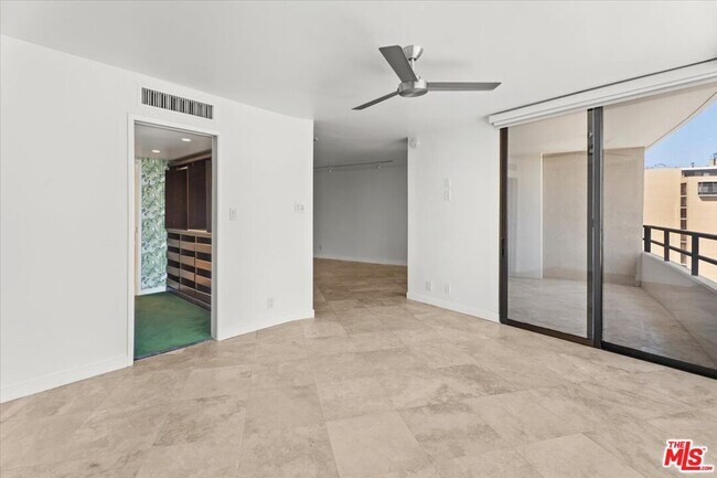 Building Photo - 4314 Marina City Dr