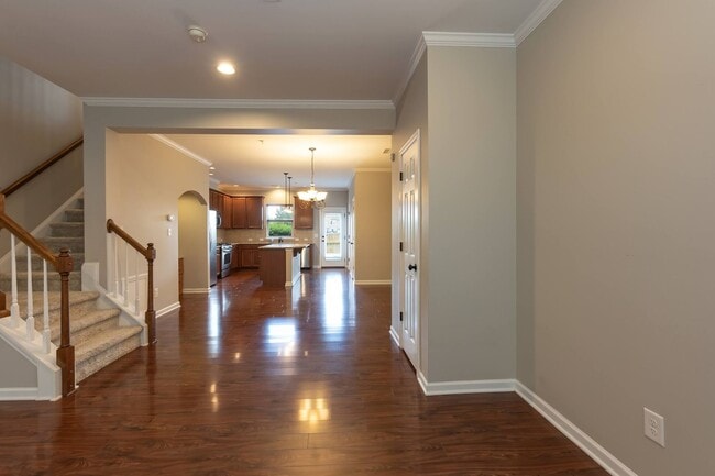 Building Photo - GORGEOUS Well maintained Two Bedroom Townhome!