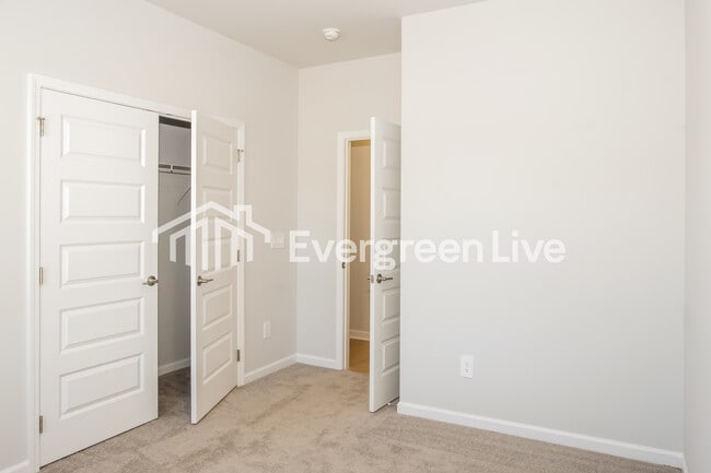 Building Photo - 14717 Mountain Strm Dr