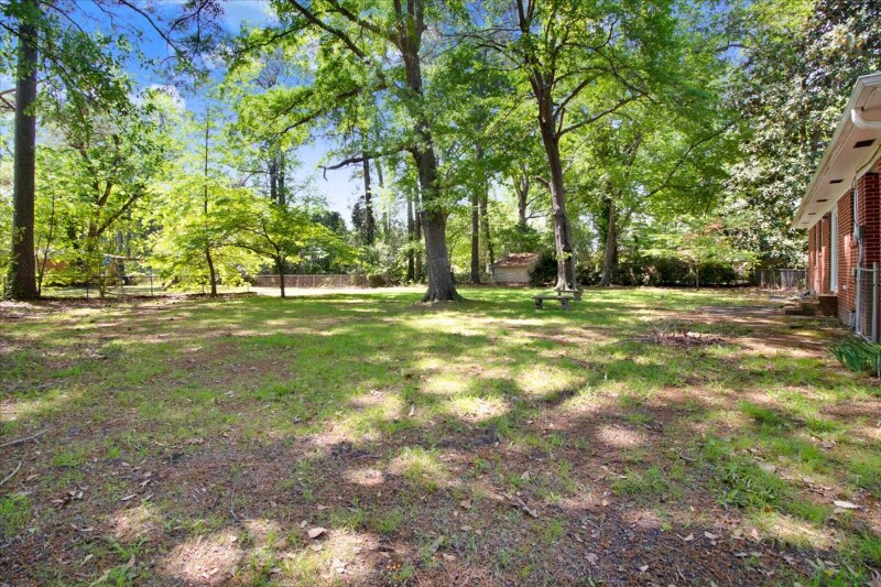 Building Photo - 1506 Boyette Dr