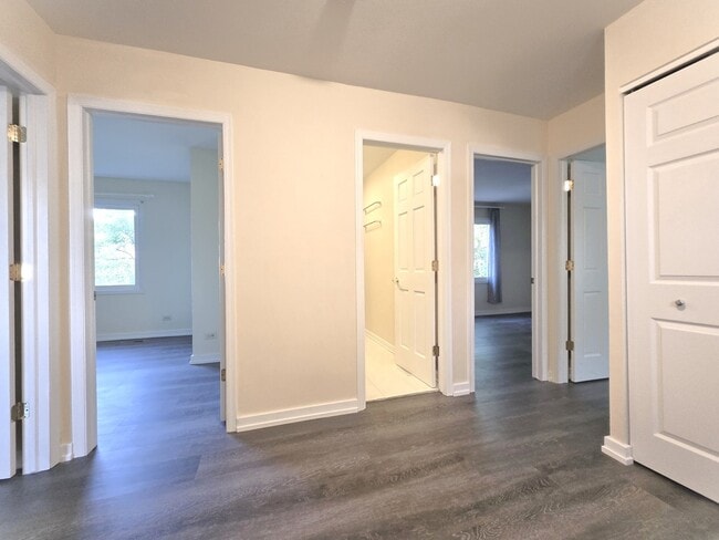 Building Photo - 4946 Somerton Dr