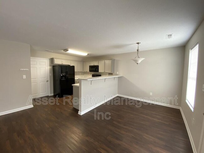 Building Photo - 2022 Bluebonnet Drive