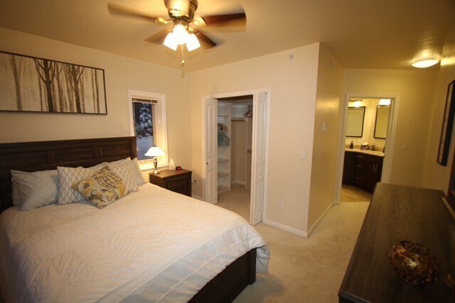 Building Photo - 2 Bedroom Unfurnished Condo close to Downt...