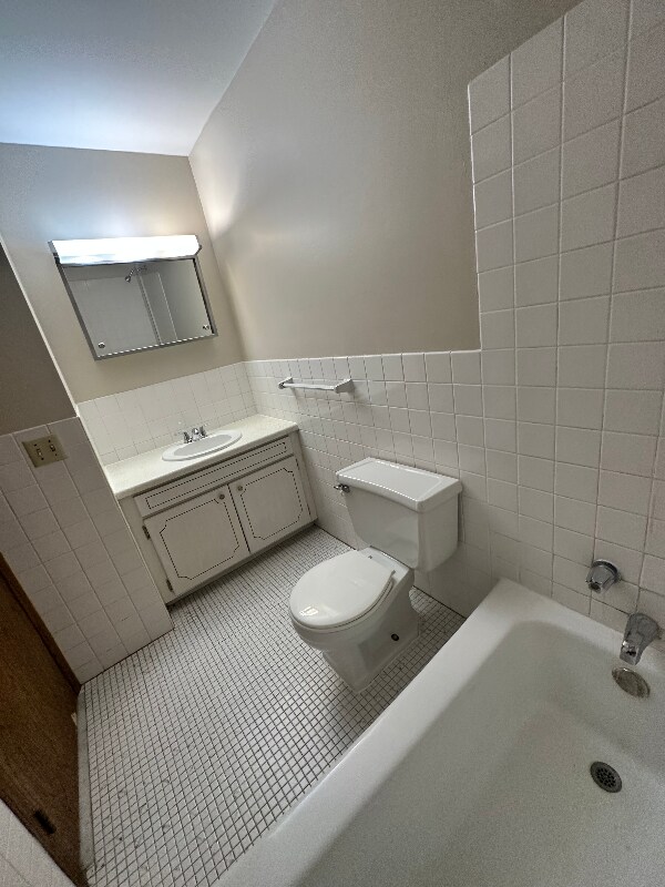 Building Photo - 1321 Division St