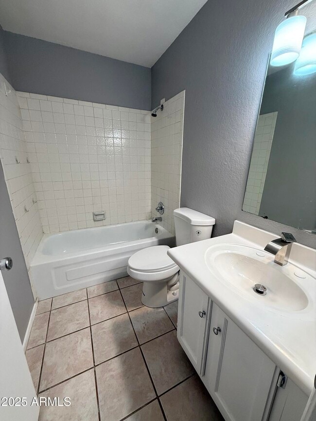 Building Photo - 14801 N 25th Dr