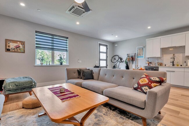 Building Photo - Fresh and Modern 1BD/1BA Upstairs ADU Near Downtown Livermore!