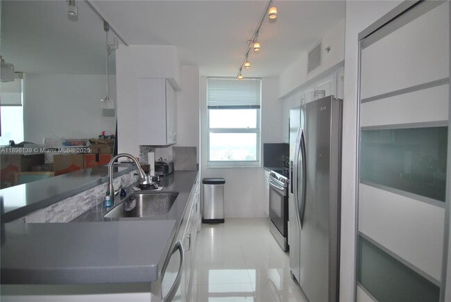 Building Photo - 90 Alton Rd