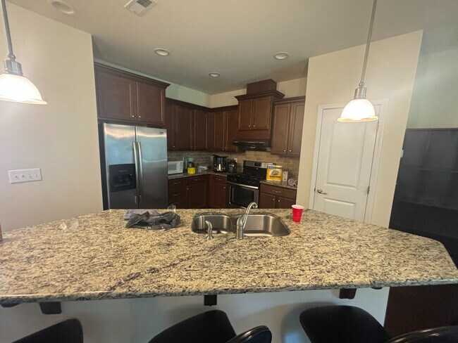 Building Photo - Room in Townhome on Sangre De Cristo Dr