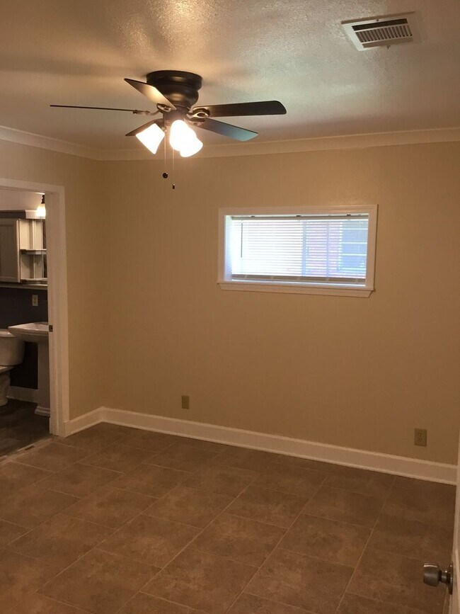 Building Photo - GORGEOUS 4/3 BROADMOOR HOME-UPDATED-MUST SEE