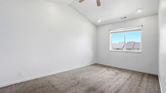 Building Photo - 3 Bedroom 2 Bath Unit in Magna! *$500 off first month of rent!!*