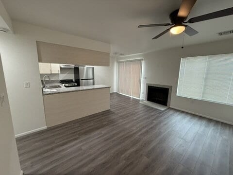 Building Photo - 3 bed 2 bath with garage $1,350 Rent