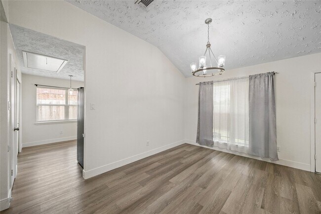 Building Photo - 1815 Millbury Dr