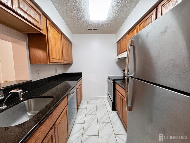 Building Photo - 707 Ravens Crest Dr