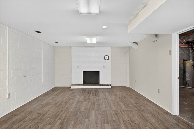 Building Photo - 316 Morningside Dr SW