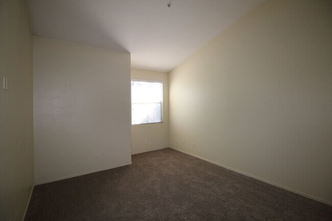 Building Photo - 1338 Nicolette Ave