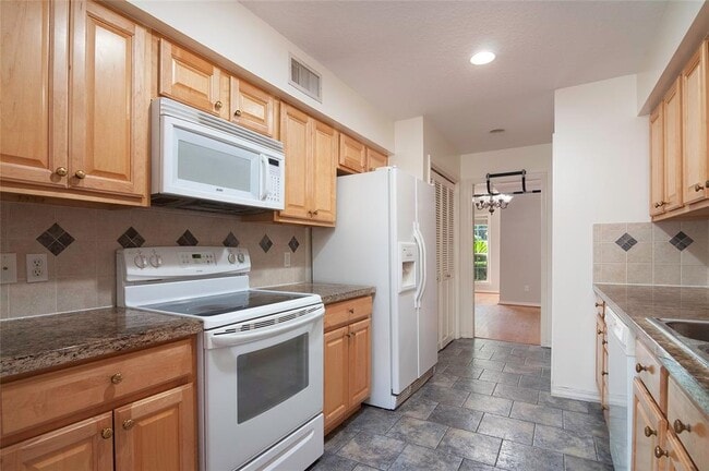 Building Photo - 12979 Trail Hollow Dr