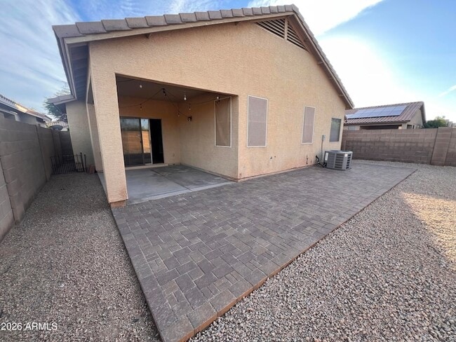 Building Photo - 12522 W Campina Dr