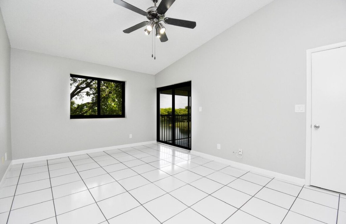 Building Photo - 3100 NW 46th St