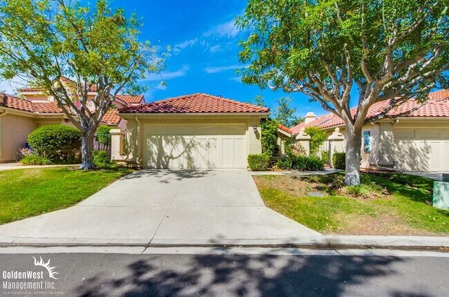 Primary Photo - Elegant & Bright 2Bdm 2Ba + Den Home in Vi...