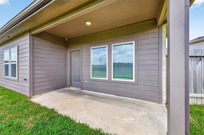 Building Photo - 24206 Foxdale Bay Ct