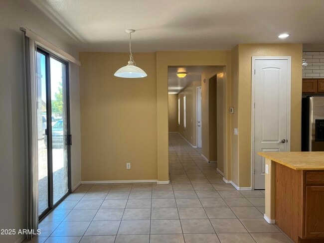 Building Photo - 3915 E Morelos St