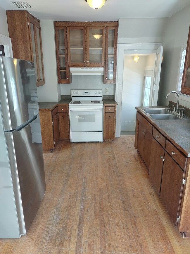 Building Photo - 911 Willow St