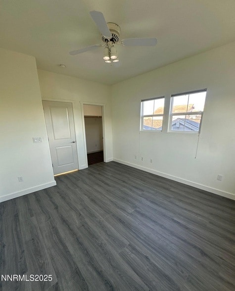 Building Photo - 1279 Par Three Dr
