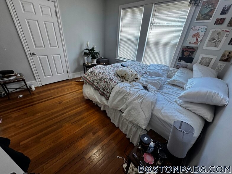 Building Photo - 100 Hillside St