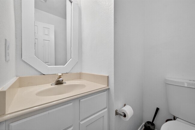 Building Photo - 8302 Cliffshire Ct