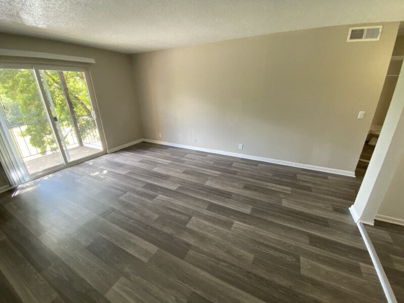 Building Photo - 1005 Hickory Hill Ln