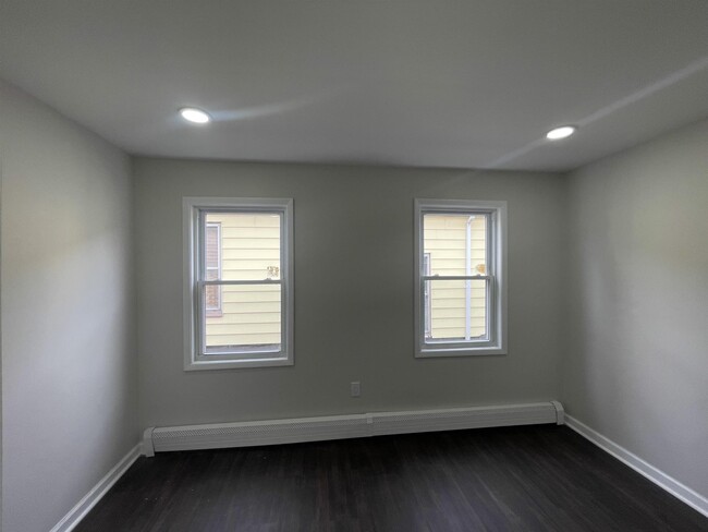 Building Photo - 123 Avenue C