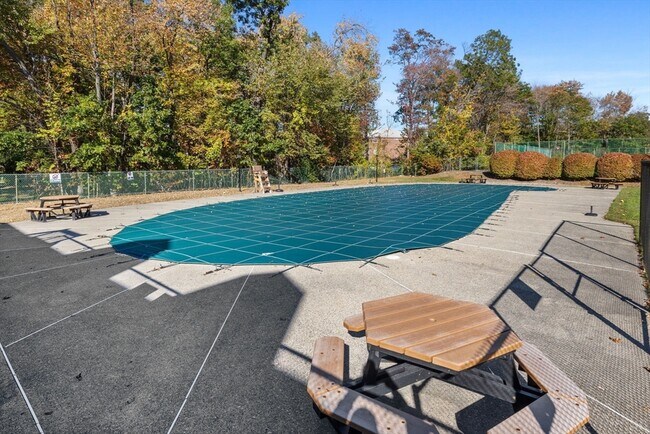 Building Photo - 90 Edgelawn Ave