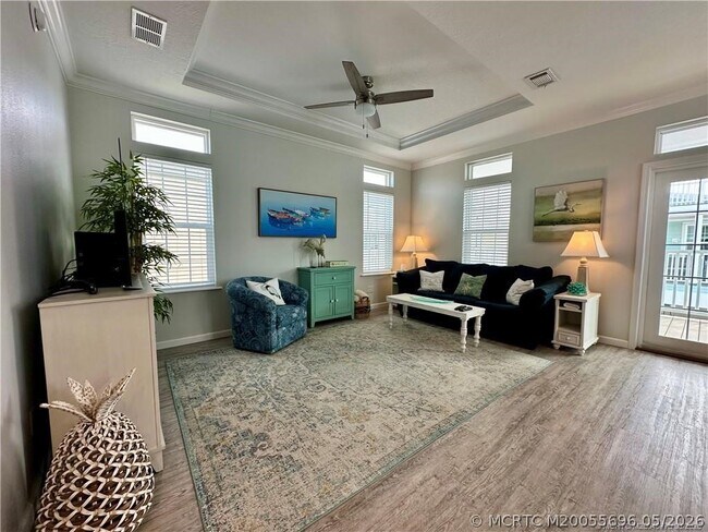 Building Photo - 352 NE Starboard Way