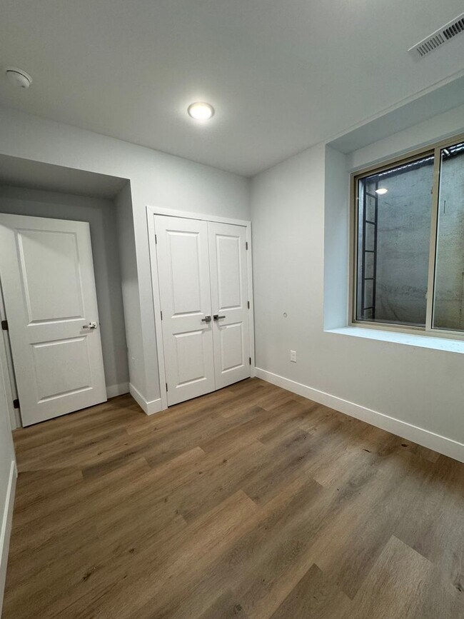 Building Photo - 3263 N 13th St