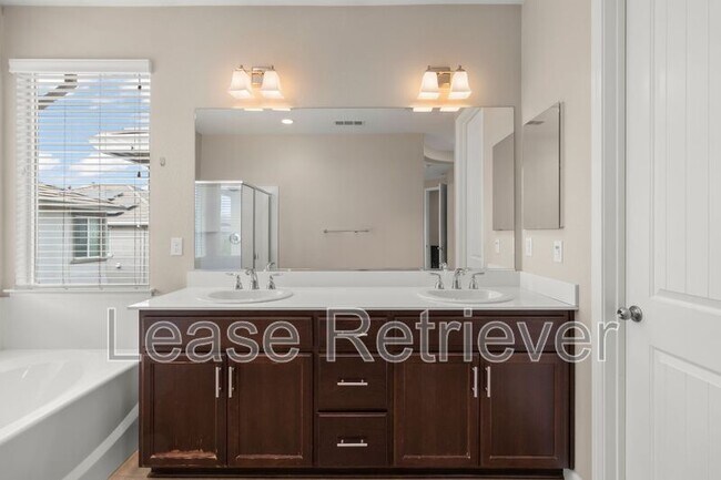 Building Photo - 2631 Clarita Dr