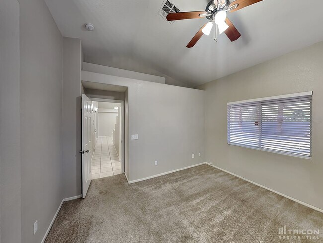 Building Photo - 5565 E Cy Young Dr