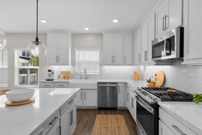 Building Photo - 5351 Bridge St