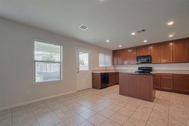 Building Photo - 20111 Brookwood Holw