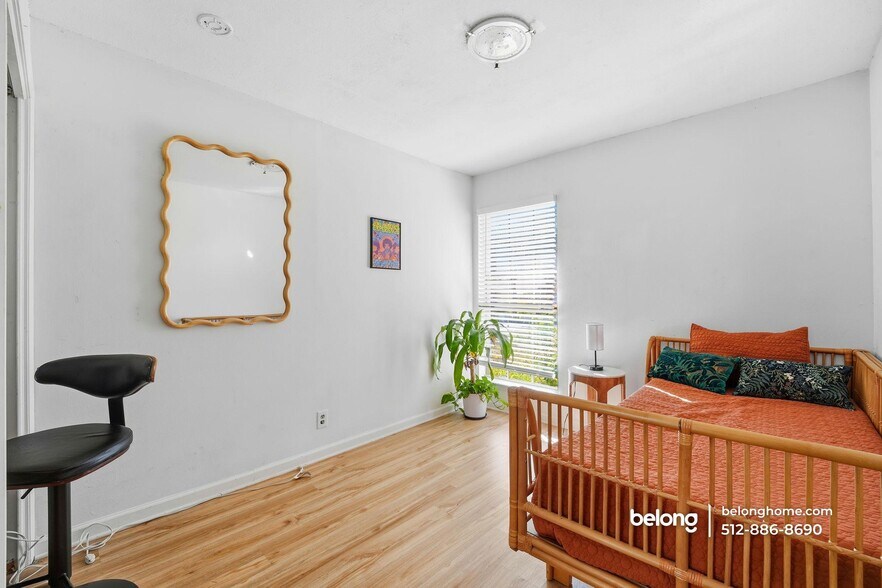 Building Photo - 802 Buckingham Pl