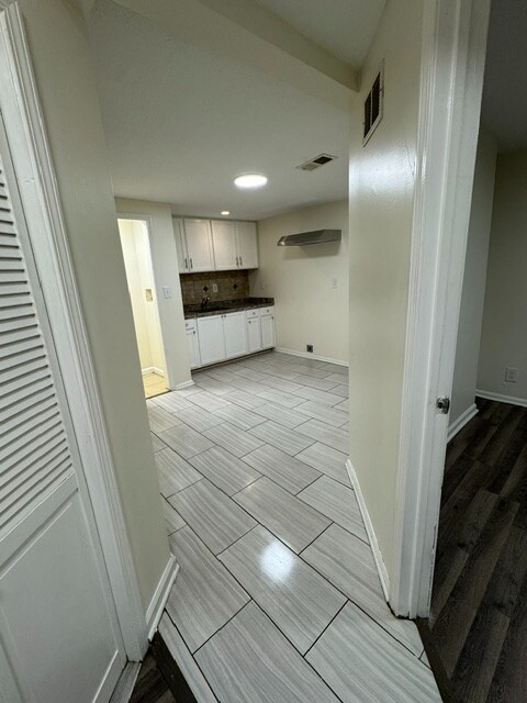 Building Photo - 1739 Dumesnil St