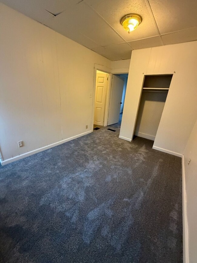 Building Photo - AVAILABLE FOR SHOWING 3!!! BR/1 BA.