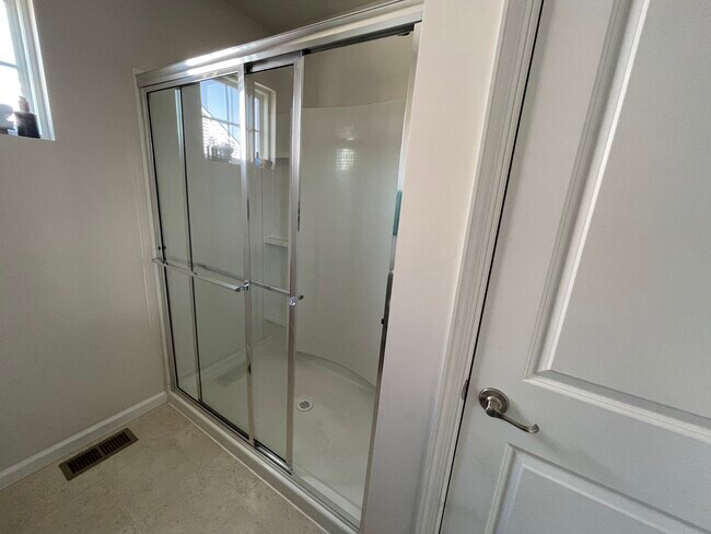 Building Photo - 1164 Trovillo Dr