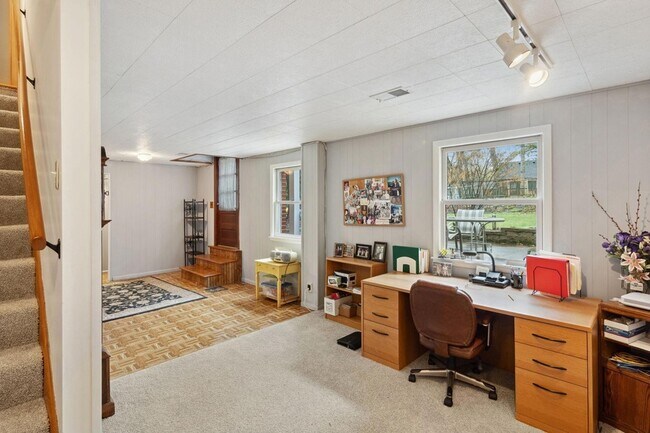 Building Photo - 6429 Mendelssohn Ln