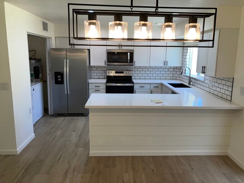 Kitchen - 4183 S Mill Ave